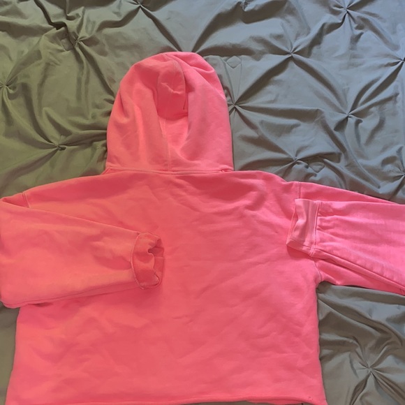 Levi’s Bright Pink Hoodie - Picture 2 of 2